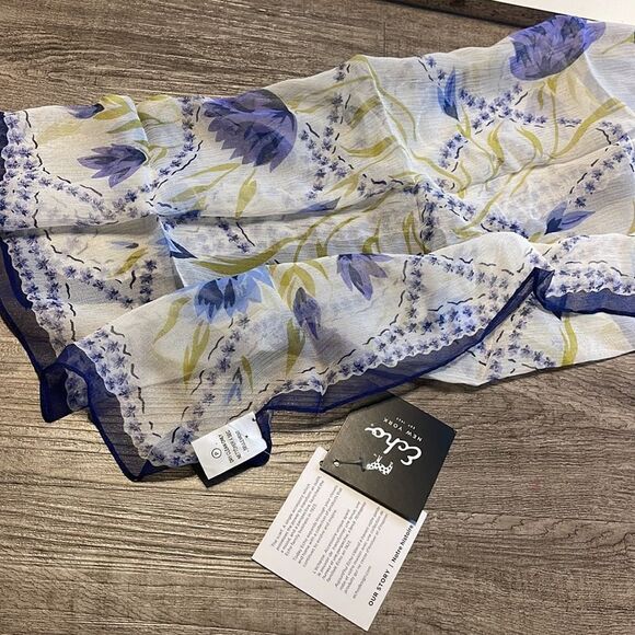 Echo Flower-Lattice Silk Square Scarf - Navy - Picture 2 of 2